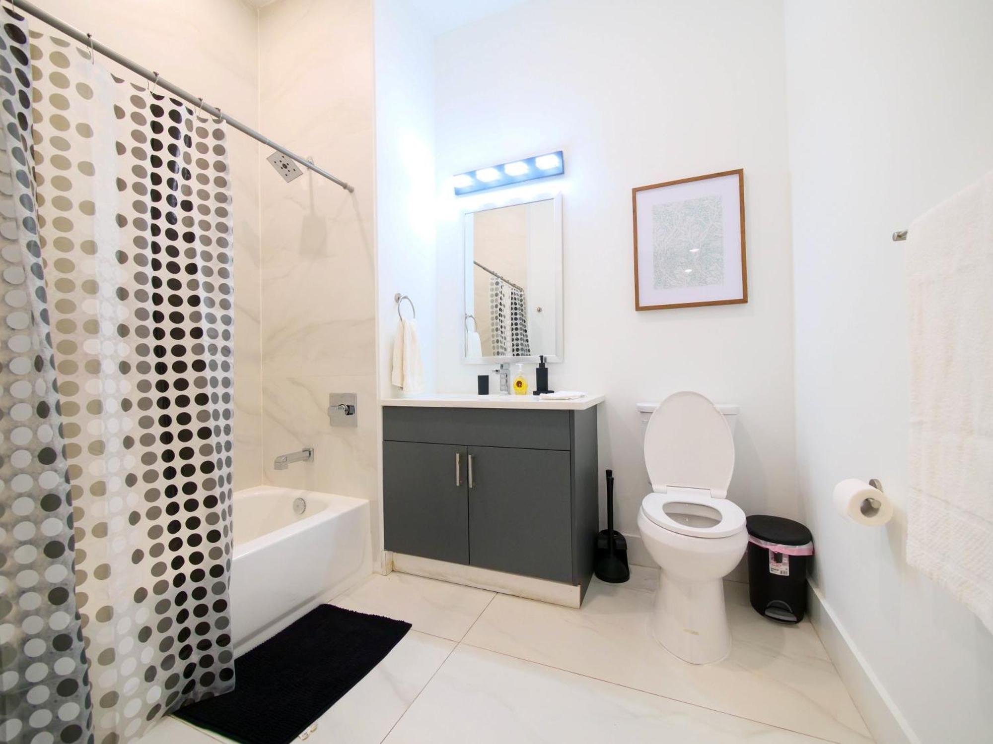 Apartment Stylish And Modern 2 - Bedroom Minutes From Nyc! *