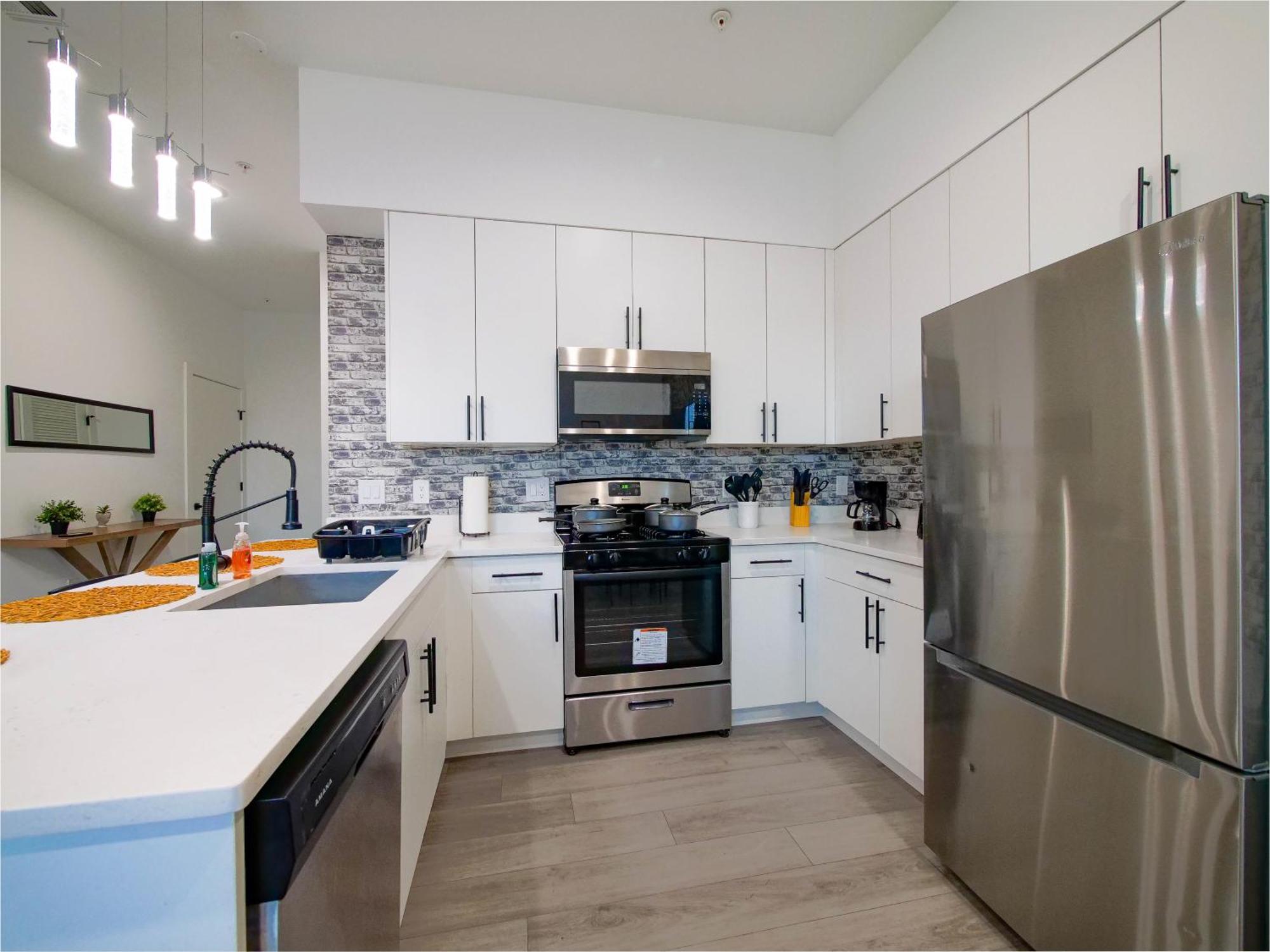 Apartment Stylish And Modern 2 - Bedroom Minutes From Nyc! *